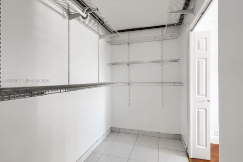 Copropriété à louer à Oakland Park, Floride: 2 chambres, 77.11 m2 № 2246059 - photo 9