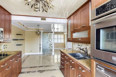 Condo à Oakland Park, Floride, 2 chambres № 2246059