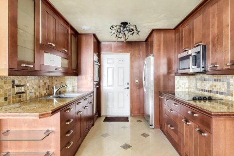 Copropriété à louer à Oakland Park, Floride: 2 chambres, 77.11 m2 № 2246059 - photo 2