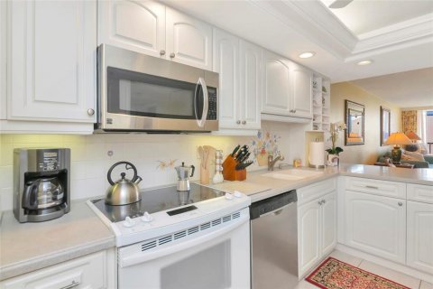 Купить кондоминиум в Сарасота, Флорида 7 комнат, 117.52м2, № 2098234 - фото 12