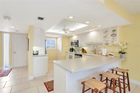 Купить кондоминиум в Сарасота, Флорида 7 комнат, 117.52м2, № 2098234 - фото 15