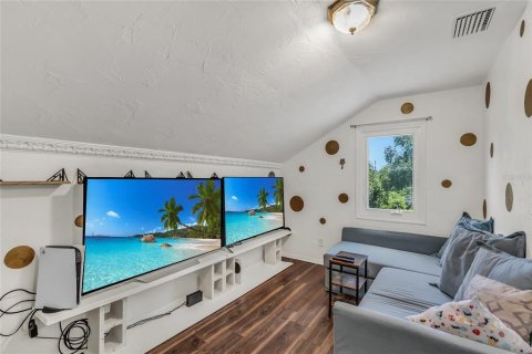 Купить виллу или дом в Деланд, Флорида 9 комнат, 175.59м2, № 1823012 - фото 16