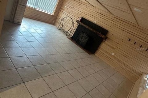 House in Fruitland Park, Florida 3 bedrooms, 117.34 sq.m. № 2218476 - photo 4
