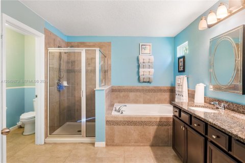 House in Winter Garden, Florida 5 bedrooms, 293.94 sq.m. № 2259988 - photo 30