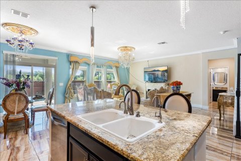 House in Winter Garden, Florida 5 bedrooms, 293.94 sq.m. № 2259988 - photo 20