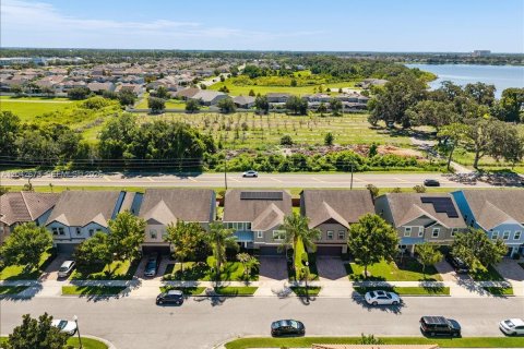 House in Winter Garden, Florida 5 bedrooms, 293.94 sq.m. № 2259988 - photo 7