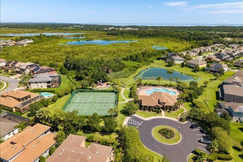 House in Winter Garden, Florida 5 bedrooms, 293.94 sq.m. № 2259988 - photo 10