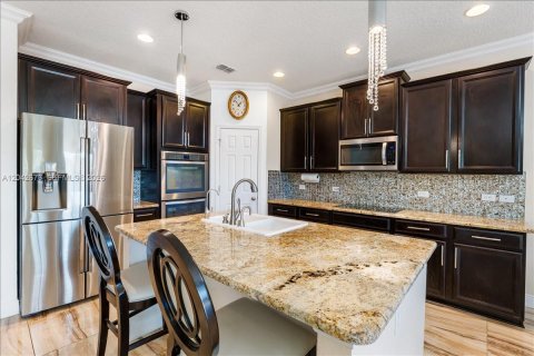 House in Winter Garden, Florida 5 bedrooms, 293.94 sq.m. № 2259988 - photo 21