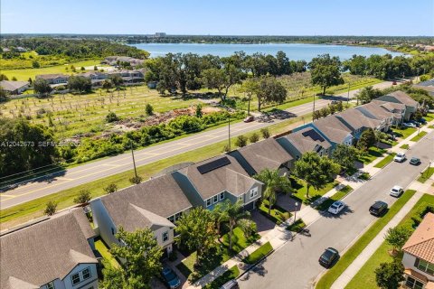 House in Winter Garden, Florida 5 bedrooms, 293.94 sq.m. № 2259988 - photo 6