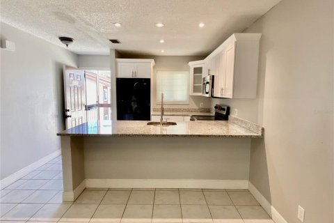 Condominio en alquiler en Zephyrhills, Florida, 2 dormitorios, 80.27 m2 № 1680950 - foto 7