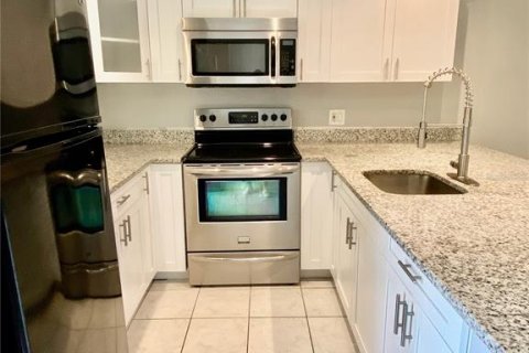 Condominio en alquiler en Zephyrhills, Florida, 2 dormitorios, 80.27 m2 № 1680950 - foto 5