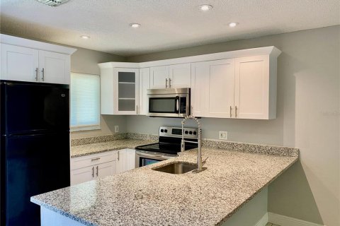 Condominio en alquiler en Zephyrhills, Florida, 2 dormitorios, 80.27 m2 № 1680950 - foto 6