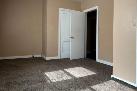House in St. Lucie, Florida 2 bedrooms, 157.56 sq.m. № 2240069 - photo 8