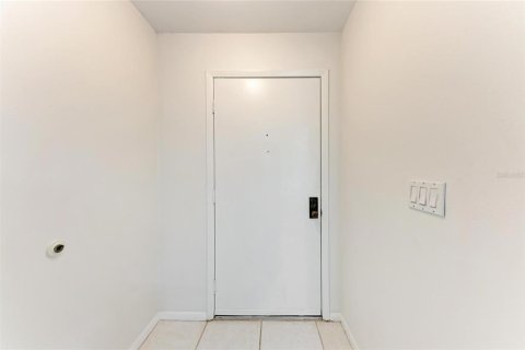 Condominio en alquiler en Sarasota, Florida, 2 dormitorios, 117.06 m2 № 1778463 - foto 6