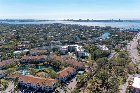 Condominio en alquiler en Sarasota, Florida, 2 dormitorios, 117.06 m2 № 1778463 - foto 2