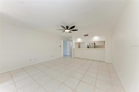 Condominio en alquiler en Sarasota, Florida, 2 dormitorios, 117.06 m2 № 1778463 - foto 11