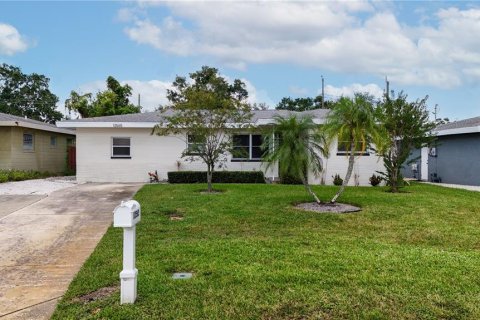 Villa ou maison à Seminole, Floride 3 chambres, 121.33 m2 № 2375461