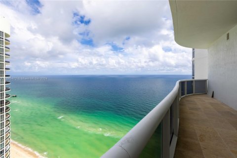 Copropriété à louer à Sunny Isles Beach, Floride: 3 chambres, 183.39 m2 № 1887848 - photo 2