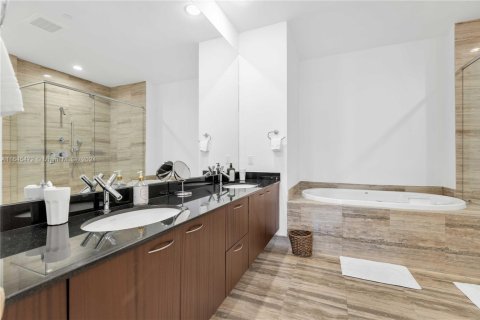 Copropriété à louer à Sunny Isles Beach, Floride: 3 chambres, 183.39 m2 № 1887848 - photo 25