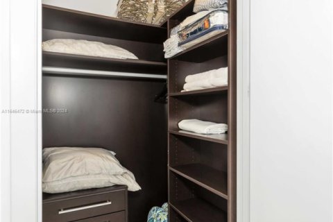 Copropriété à louer à Sunny Isles Beach, Floride: 3 chambres, 183.39 m2 № 1887848 - photo 16