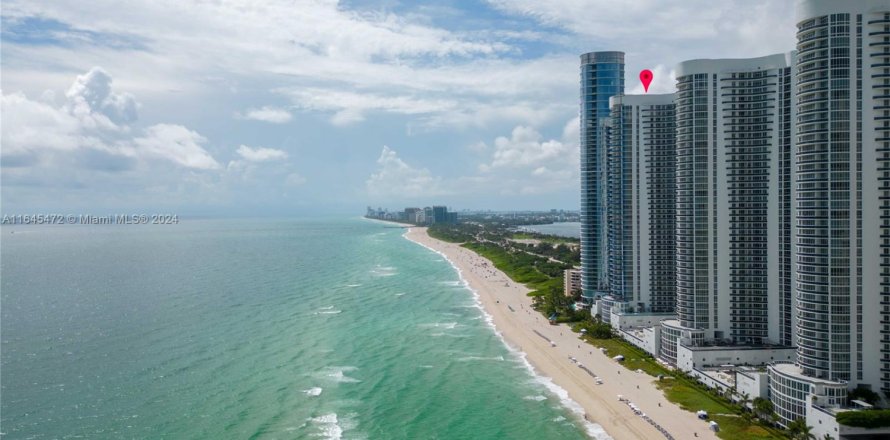 Condo à Sunny Isles Beach, Floride, 3 chambres № 1887848