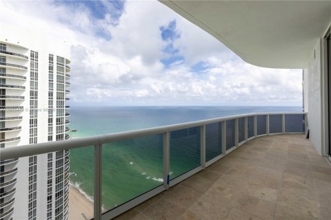 Copropriété à louer à Sunny Isles Beach, Floride: 3 chambres, 183.39 m2 № 1887848 - photo 4