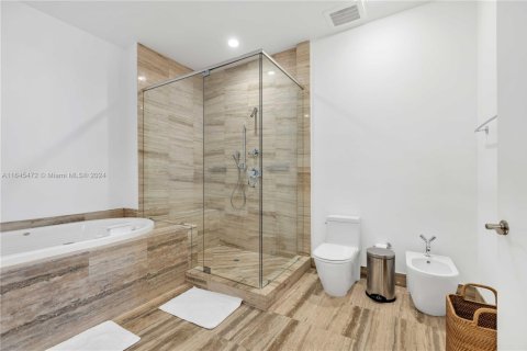 Copropriété à louer à Sunny Isles Beach, Floride: 3 chambres, 183.39 m2 № 1887848 - photo 26