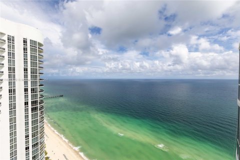 Copropriété à louer à Sunny Isles Beach, Floride: 3 chambres, 183.39 m2 № 1887848 - photo 3
