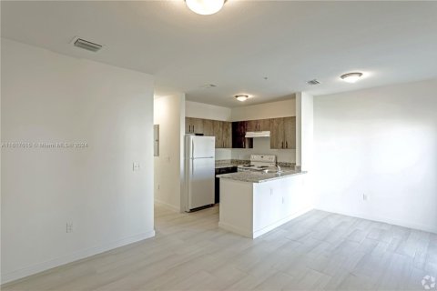 Appartement à louer à Hialeah, Floride: 2 chambres, 74.51 m2 № 1980160 - photo 7