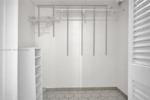 Condominio en venta en Miami, Florida, 2 dormitorios, 126.16 m2 № 2077340 - foto 10