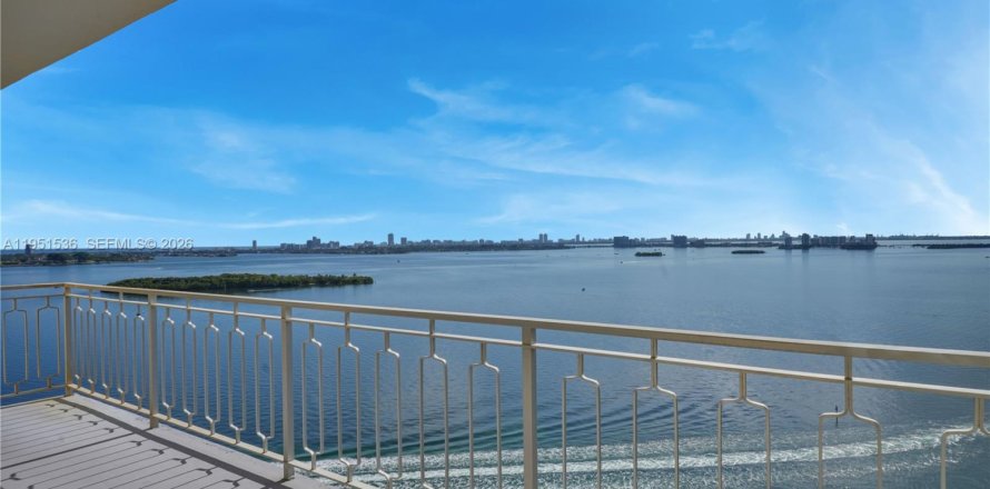 Condominio en Miami, Florida, 2 dormitorios № 2077340