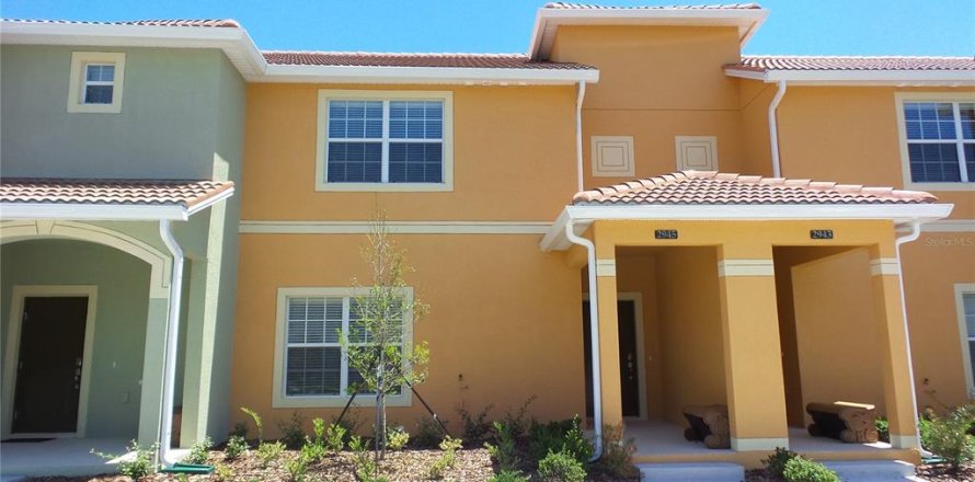 Adosado en Kissimmee, Florida 4 dormitorios, 176.7 m2 № 2166008