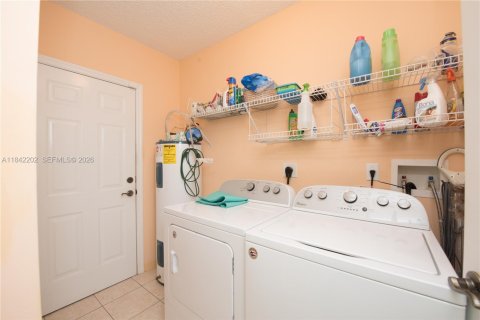 Villa ou maison à vendre à Homestead, Floride: 3 chambres, 141.12 m2 № 2077700 - photo 19