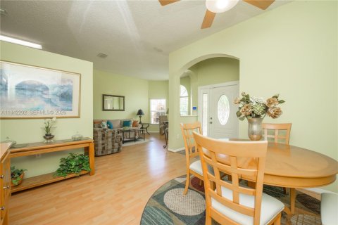 Villa ou maison à vendre à Homestead, Floride: 3 chambres, 141.12 m2 № 2077700 - photo 6