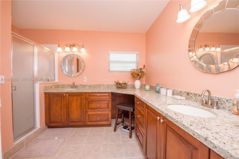 Villa ou maison à vendre à Homestead, Floride: 3 chambres, 141.12 m2 № 2077700 - photo 17