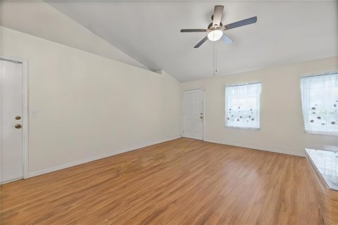 Casa en venta en Spring Hill, Florida, 4 dormitorios, 196.02 m2 № 1895181 - foto 11
