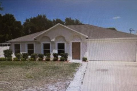 House in Spring Hill, Florida 4 bedrooms, 196.02 sq.m. № 1895181 - photo 1