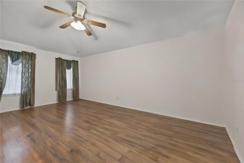 Casa en venta en Spring Hill, Florida, 4 dormitorios, 196.02 m2 № 1895181 - foto 22