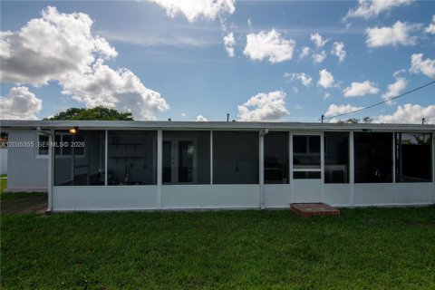 Купить виллу или дом в Майами, Флорида 3 спальни, 161.65м2, № 2087814 - фото 19