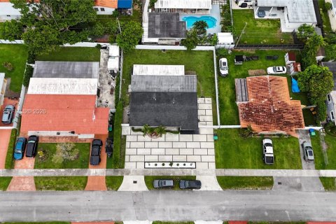 Купить виллу или дом в Майами, Флорида 3 спальни, 161.65м2, № 2087814 - фото 15