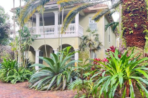 Casa en alquiler en Fort Lauderdale, Florida, 5 dormitorios, 308.62 m2 № 1081583 - foto 1