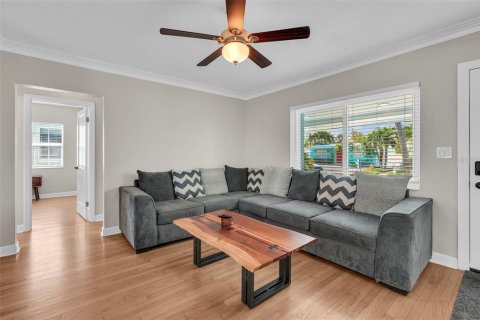 Casa en venta en Saint Pete Beach, Florida, 3 dormitorios, 109.81 m2 № 2217690 - foto 11