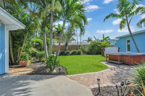 Casa en venta en Saint Pete Beach, Florida, 3 dormitorios, 109.81 m2 № 2217690 - foto 23