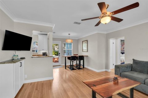 Casa en venta en Saint Pete Beach, Florida, 3 dormitorios, 109.81 m2 № 2217690 - foto 10