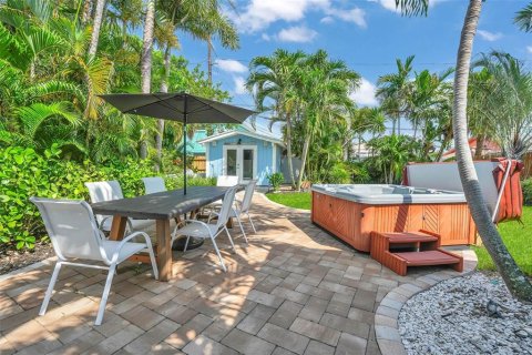 Casa en venta en Saint Pete Beach, Florida, 3 dormitorios, 109.81 m2 № 2217690 - foto 5