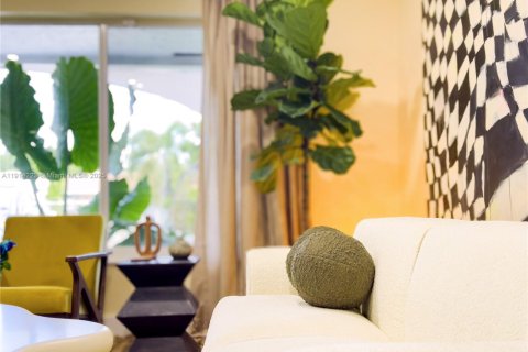 House in Pompano Beach, Florida 4 bedrooms, 149.94 sq.m. № 2052834 - photo 9