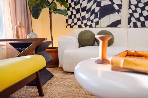 House in Pompano Beach, Florida 4 bedrooms, 149.94 sq.m. № 2052834 - photo 8