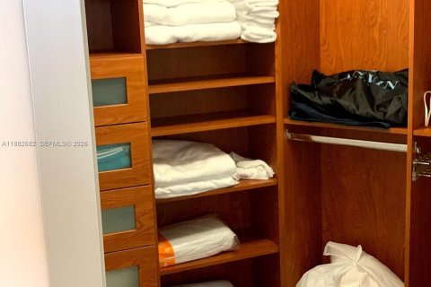 Copropriété à vendre à Hallandale Beach, Floride: 2 chambres, 135.45 m2 № 2045425 - photo 29