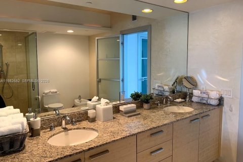 Copropriété à vendre à Hallandale Beach, Floride: 2 chambres, 135.45 m2 № 2045425 - photo 25