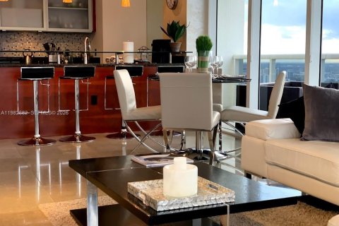 Copropriété à vendre à Hallandale Beach, Floride: 2 chambres, 135.45 m2 № 2045425 - photo 6